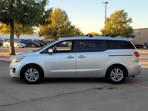 2016 Kia Sedona LX