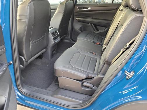 2025 Volkswagen Atlas Cross Sport 2.0T SEL R-Line Black