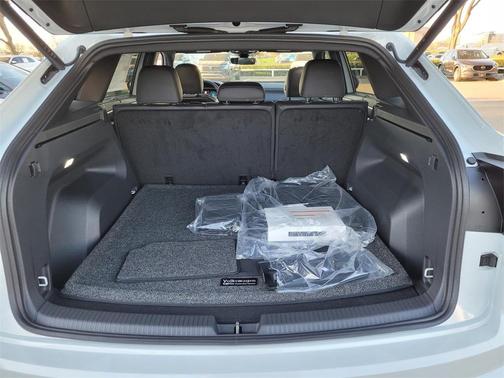 2025 Volkswagen Atlas Cross Sport 2.0T SEL R-Line Black