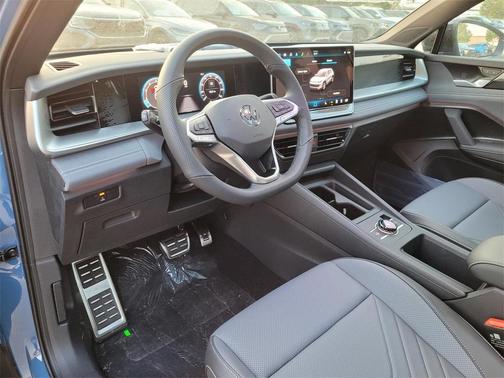 2025 Volkswagen Tiguan 2.0T SE R-Line Black