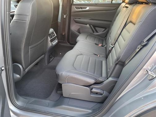 2025 Volkswagen Atlas Cross Sport 2.0T SEL R-Line Black