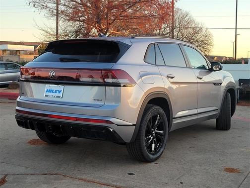 2025 Volkswagen Atlas Cross Sport 2.0T SEL R-Line Black