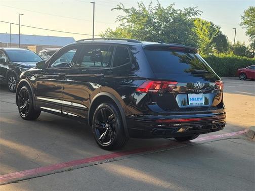 2024 Volkswagen Tiguan 2.0T SE R-Line Black