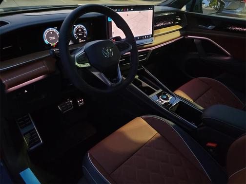 2025 Volkswagen Tiguan 2.0T SEL R-Line
