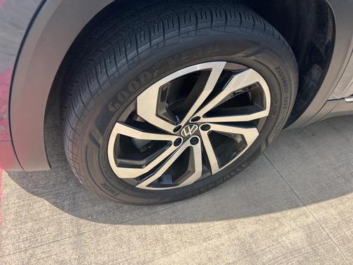 2021 Volkswagen Atlas 3.6L SEL Premium