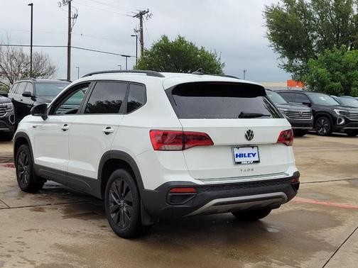 Pure White 2024 Volkswagen Taos 1.5T S