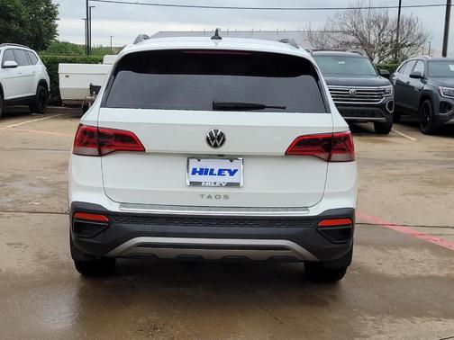 Pure White 2024 Volkswagen Taos 1.5T S