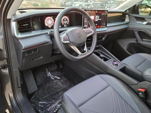 2025 Volkswagen Tiguan 2.0T SE
