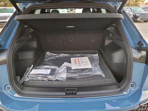 2026 Volkswagen Tiguan 2.0T SEL R-Line