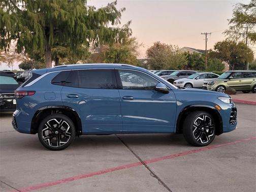 2026 Volkswagen Tiguan 2.0T SEL R-Line