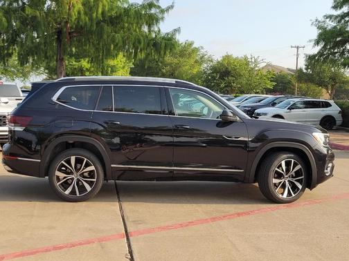Black Pearl 2026 Volkswagen Atlas 2.0T SEL Premium R-Line