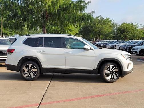 White Pearl 2026 Volkswagen Atlas 2.0T SEL