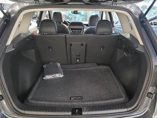 2025 Volkswagen Taos 1.5T SEL