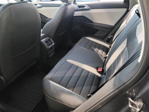 2025 Volkswagen Taos 1.5T SEL