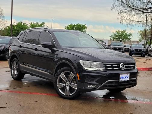 Deep Black Pearl Effect 2021 Volkswagen Tiguan 2.0T SEL