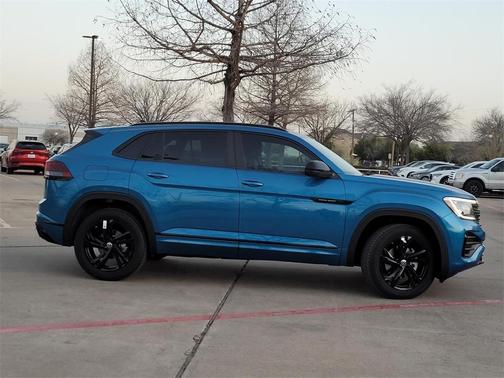 2025 Volkswagen Atlas Cross Sport 2.0T SEL R-Line Black