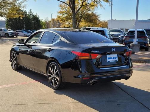 2021 Nissan Altima 2.0 SR