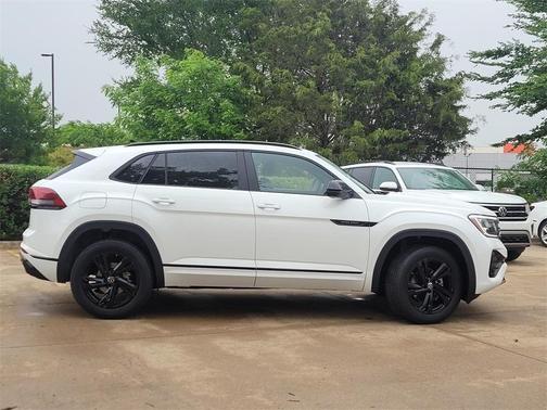 2025 Volkswagen Atlas Cross Sport 2.0T SEL R-Line Black