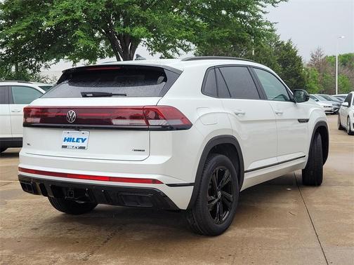2025 Volkswagen Atlas Cross Sport 2.0T SEL R-Line Black