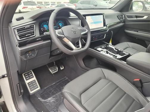 2025 Volkswagen Atlas Cross Sport 2.0T SEL R-Line Black