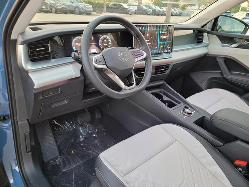 2025 Volkswagen Tiguan 2.0T SE