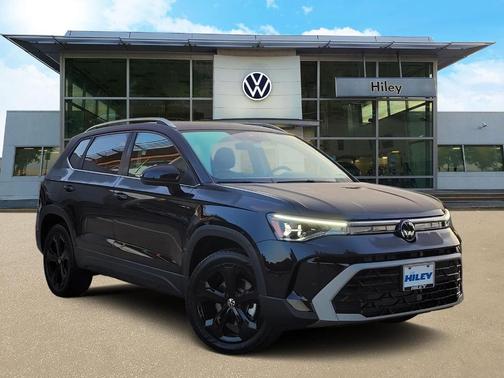 Deep Black Pearl Effect 2025 Volkswagen Taos 1.5T SEL
