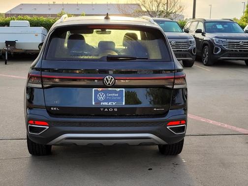 Deep Black Pearl Effect 2025 Volkswagen Taos 1.5T SEL