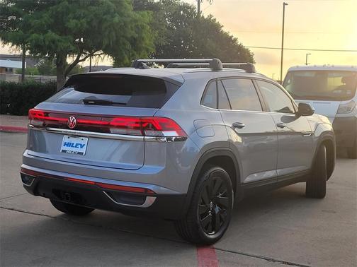 2025 Volkswagen Atlas Cross Sport 2.0T SE w/Technology