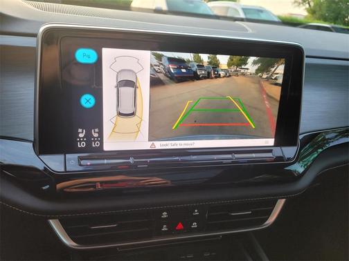 2025 Volkswagen Atlas Cross Sport 2.0T SE w/Technology