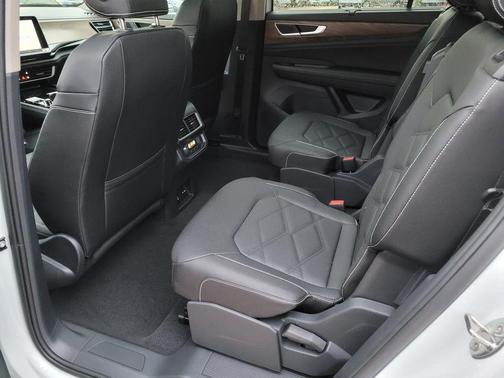 Opal White Pearl 2026 Volkswagen Atlas 2.0T SE W/TECHNOLOGY