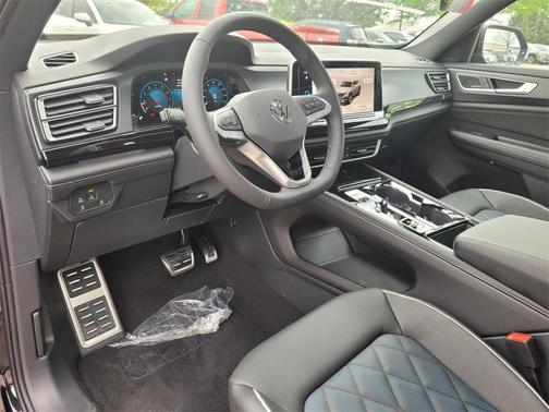 2025 Volkswagen Atlas Cross Sport 2.0T SEL Premium R-Line
