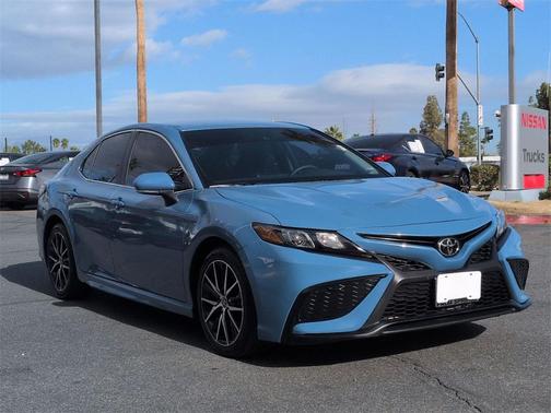 2023 Toyota Camry SE