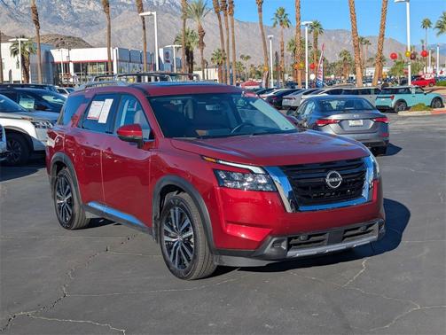 2025 Nissan Pathfinder Platinum 4WD