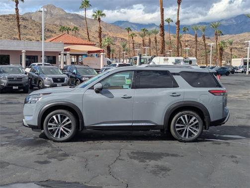 2025 Nissan Pathfinder Platinum FWD