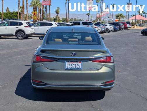 2020 Lexus ES 300h Ultra Luxury