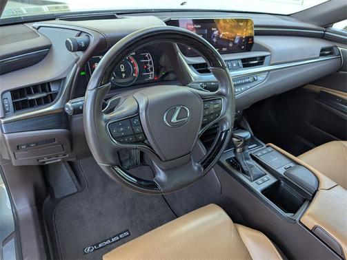 2020 Lexus ES 300h Ultra Luxury