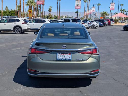 2020 Lexus ES 300h Ultra Luxury