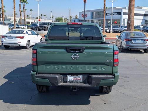 2025 Nissan Frontier SV