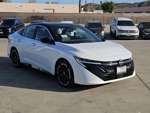 Aspen White/Super Black 2026 Nissan Sentra SR