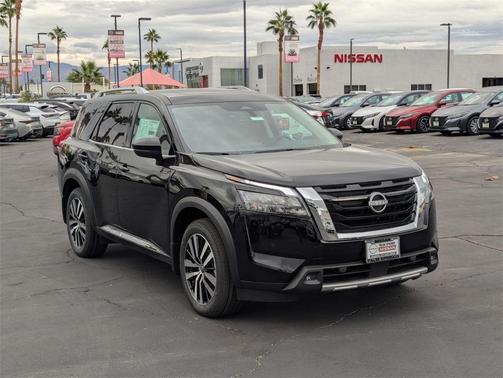 2025 Nissan Pathfinder Platinum 4WD