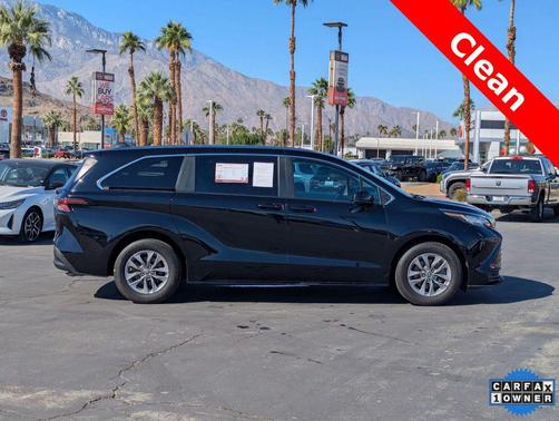 2023 Toyota Sienna LE
