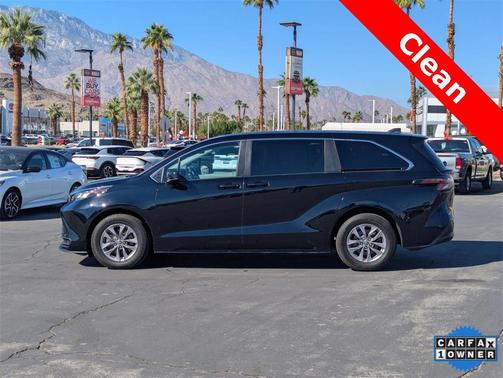 2023 Toyota Sienna LE