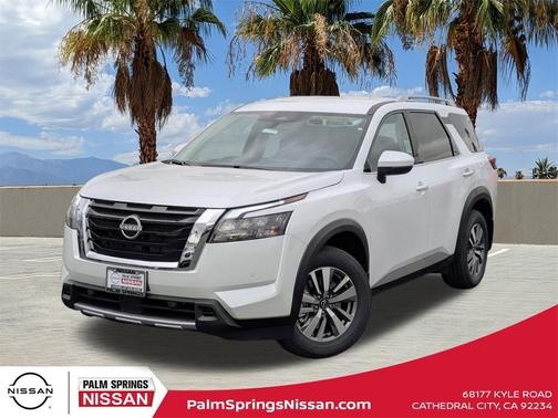 2025 Nissan Pathfinder SL FWD