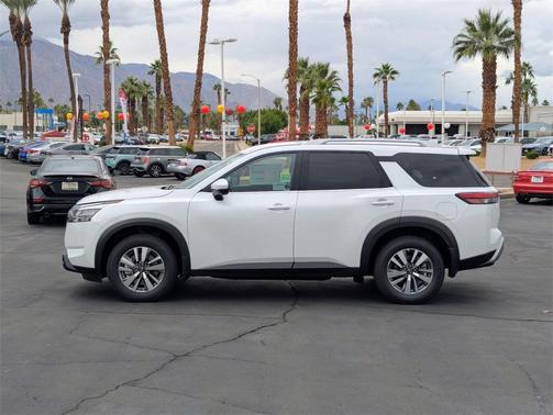 2025 Nissan Pathfinder SL FWD