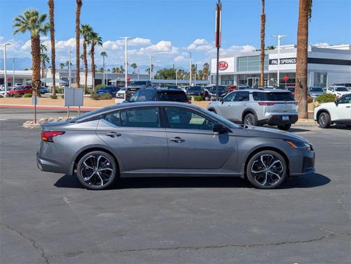 2025 Nissan Altima SR FWD