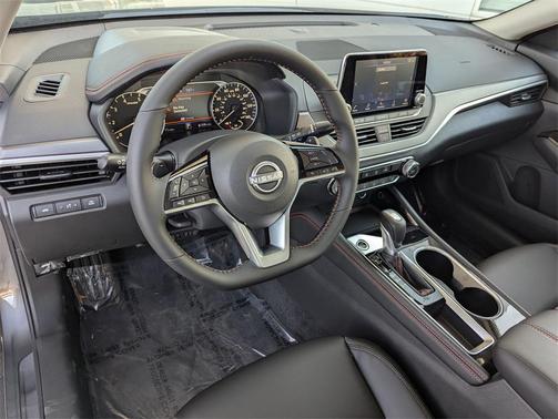 2025 Nissan Altima SR FWD