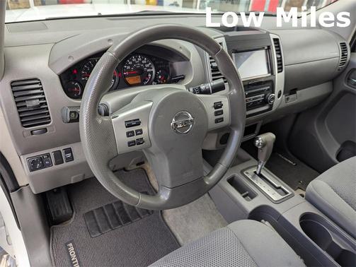 2017 Nissan Frontier SV