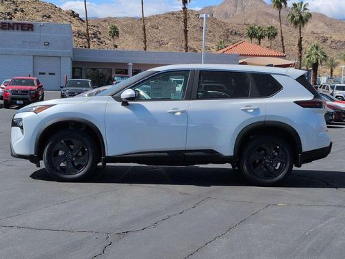 Everest White Pearl Tricoat 2026 Nissan Rogue SV