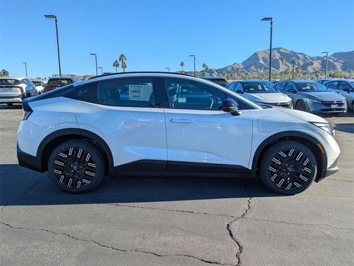 2026 Nissan Leaf PLATINUM+