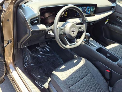 Canyon Bronze Metallic 2026 Nissan Kicks SV